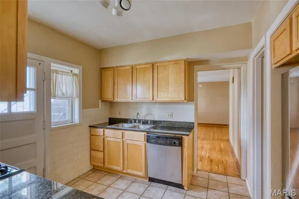 $1,800 | 6601 Alamo Avenue, Unit 1ST FLOOR A, Clayton, MO 63105