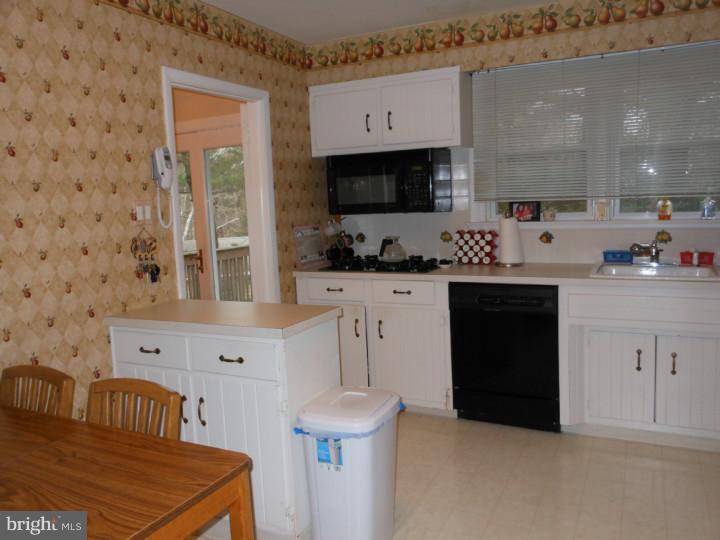 1126 Coventry Road Cheltenham, PA 19012 - Photo 5 of 25 Gallery Image 5