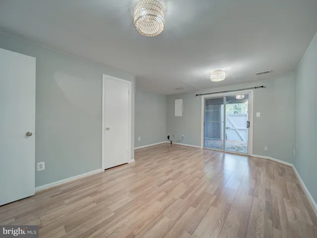 $3,000 | 6191 Little Valley Way, Alexandria, VA 22310