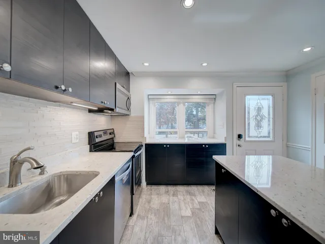 $3,000 | 6191 Little Valley Way, Alexandria, VA 22310