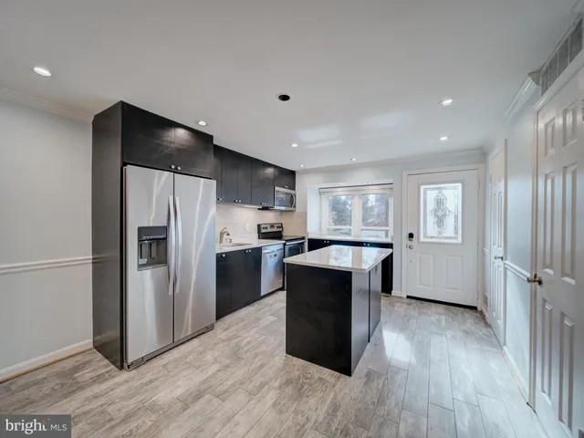 $3,000 | 6191 Little Valley Way, Alexandria, VA 22310