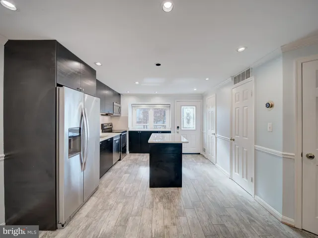 $3,000 | 6191 Little Valley Way, Alexandria, VA 22310