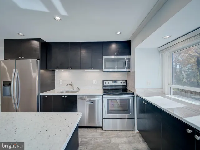 $3,000 | 6191 Little Valley Way, Alexandria, VA 22310