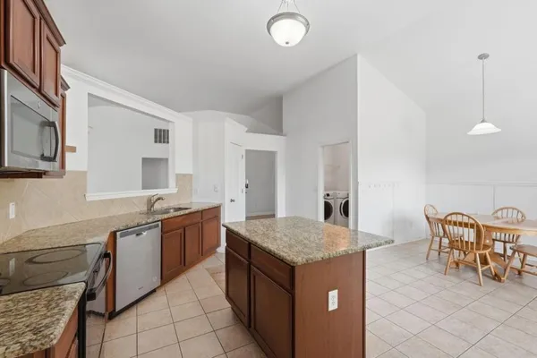 $409,900 | 4585 White Horse Drive, Braselton, GA 30517