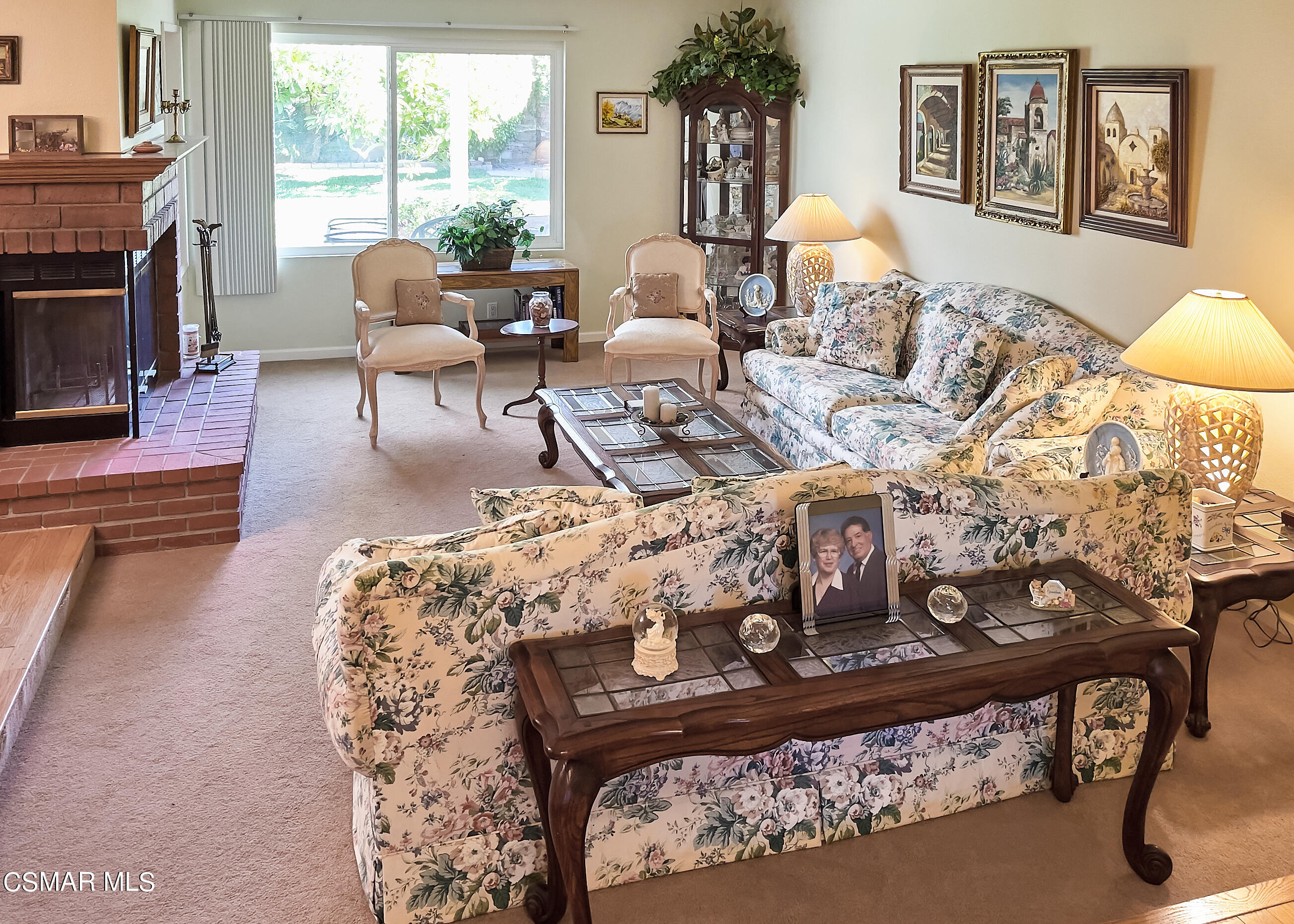 4110 Oakcliff Drive Moorpark, CA 93021 - Photo 13 of 67 Living Room