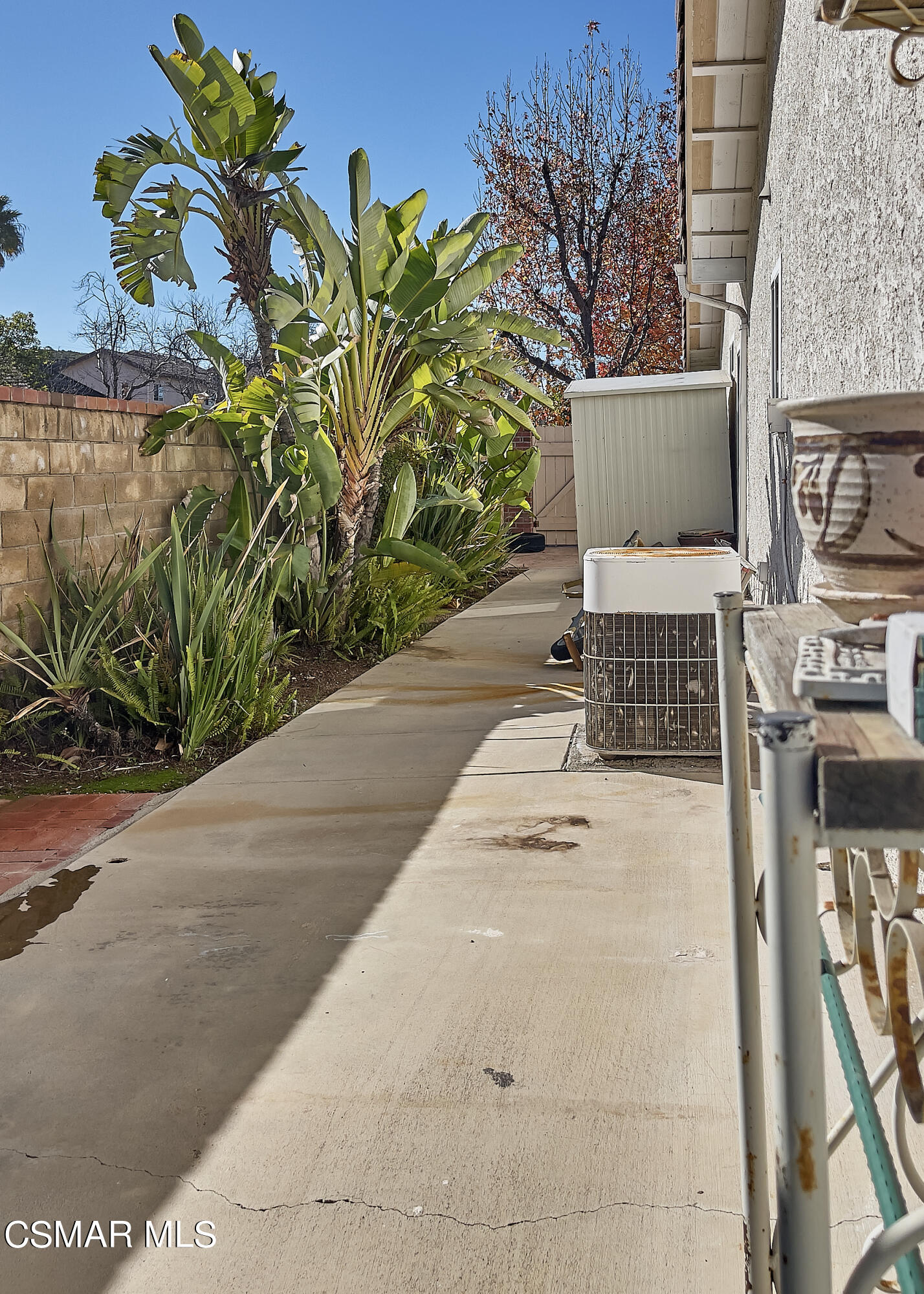 4110 Oakcliff Drive Moorpark, CA 93021 - Photo 64 of 67 Side Yard on Right