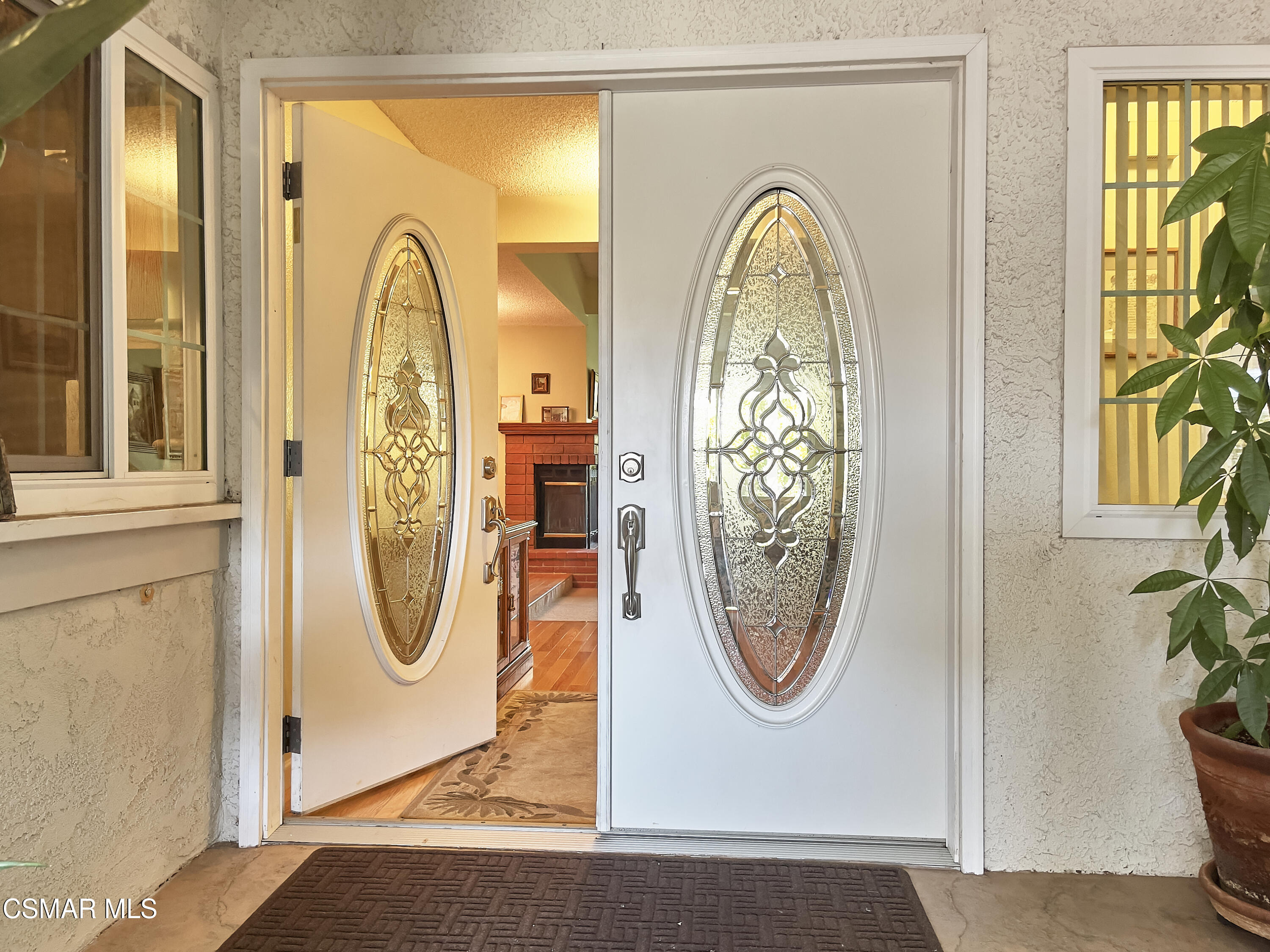 4110 Oakcliff Drive Moorpark, CA 93021 - Photo 8 of 67 a view of a livingroom with furniture