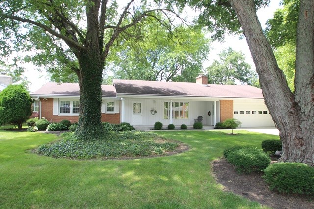 1107 North Greenbriar Road Muncie, IN 47304 - Photo 2 of 26 Gallery Image 2