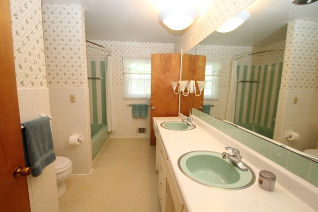 1107 North Greenbriar Road Muncie, IN 47304 - Photo 11 of 26 Gallery Image 11