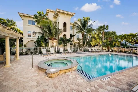 $2,295,000 | 7316 Gulf Drive, Unit 8, Holmes Beach, FL 34217