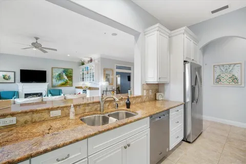 $2,245,000 | 7316 Gulf Drive, Unit 8, Holmes Beach, FL 34217