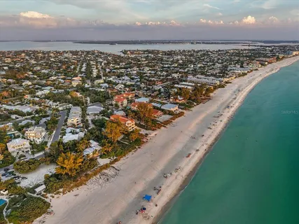 $2,395,000 | 7316 Gulf Drive, Unit 8, Holmes Beach, FL 34217