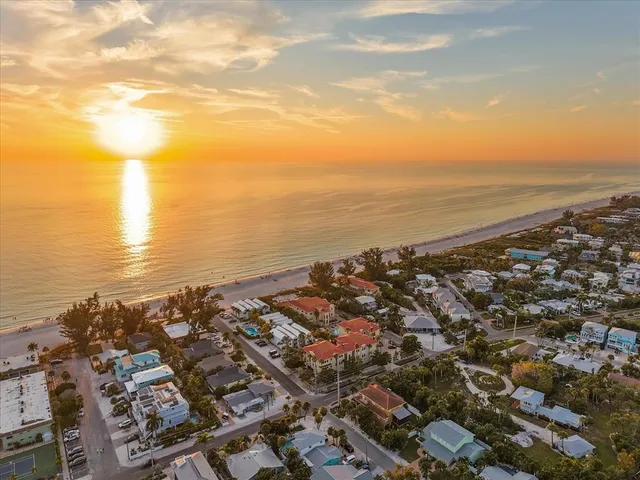 $2,395,000 | 7316 Gulf Drive, Unit 8, Holmes Beach, FL 34217