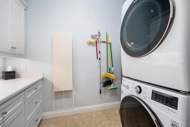 $2,395,000 | 7316 Gulf Drive, Unit 8, Holmes Beach, FL 34217