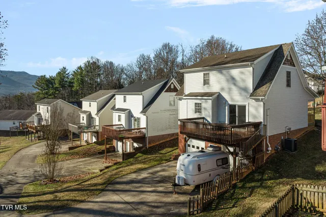 $399,900 | 16 Taylor Ridge Court, Johnson City, TN 37601