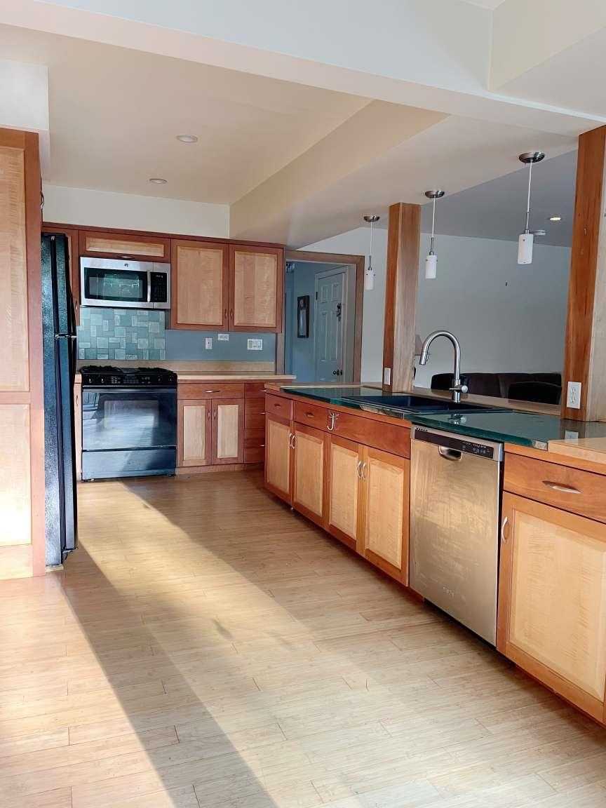 352 South Cove Road Burlington, VT 05401 - Photo 7 of 19 Gallery Image 7