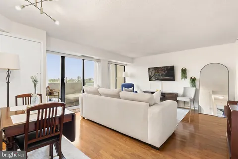 $359,000 | 2001 Hamilton Street, Unit 1029, Philadelphia, PA 19130