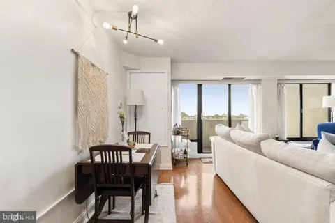 $359,000 | 2001 Hamilton Street, Unit 1029, Philadelphia, PA 19130