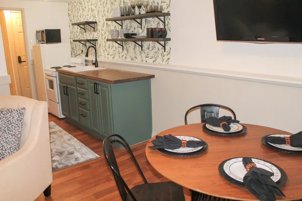 $1,600 | 22 Orris Road, Unit F1 LOWER, Thornton, NH 03285