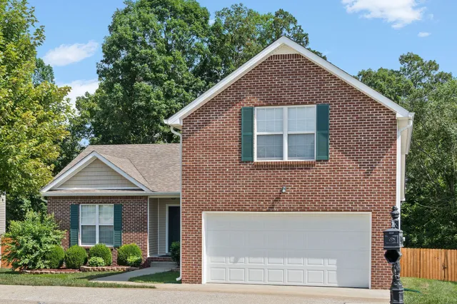 $2,300 | 3519 Oak Creek Drive, Clarksville, TN 37040