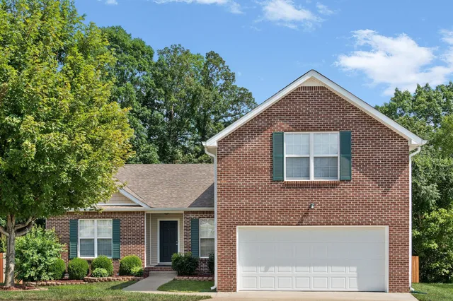 $2,300 | 3519 Oak Creek Drive, Clarksville, TN 37040