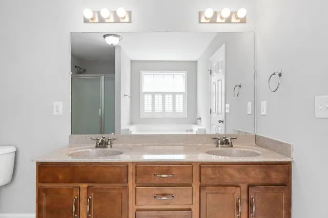 $2,300 | 3519 Oak Creek Drive, Clarksville, TN 37040