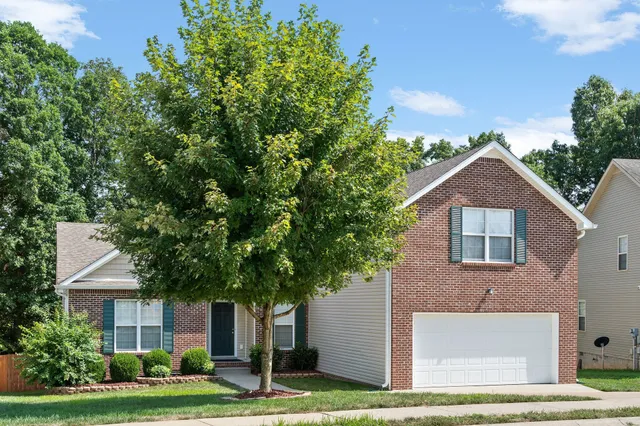 $2,300 | 3519 Oak Creek Drive, Clarksville, TN 37040
