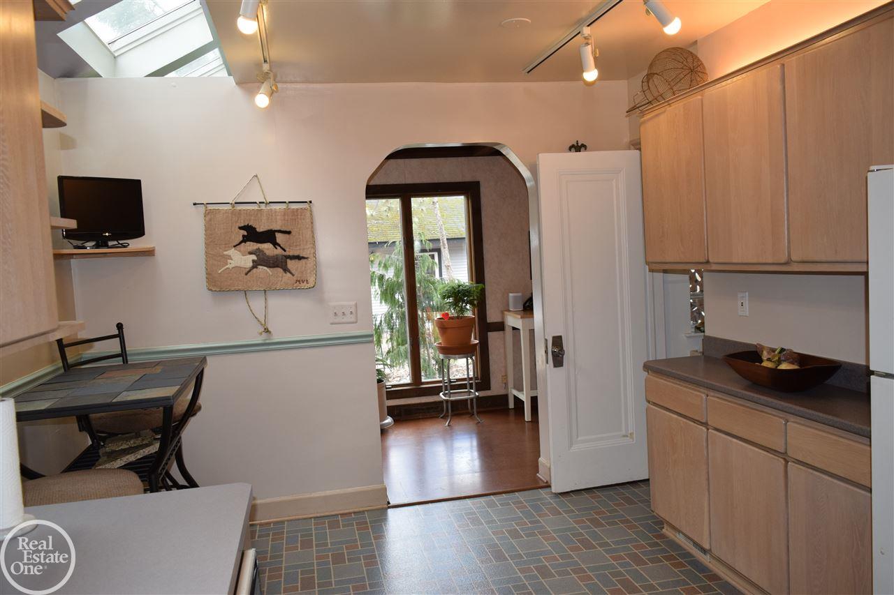 184 Kerby Road Grosse Pointe Farms, MI 48236 - Photo 15 of 35