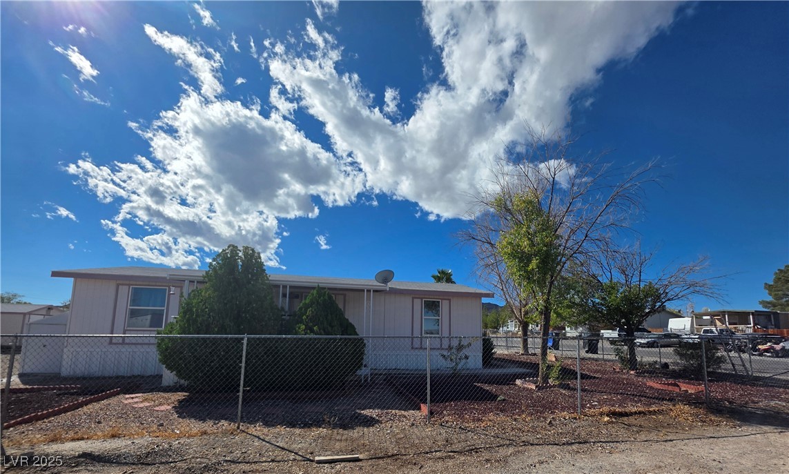 840 Spring Road Indian Springs, NV 89018 - Photo 3 of 23