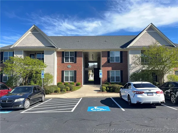 $1,650 | 411 Gallery Drive, Unit 204, Spring Lake, NC 28390