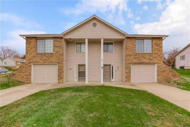 $325,000 | 209-211 Northwest Monroe Street, Lee's Summit, MO 64063