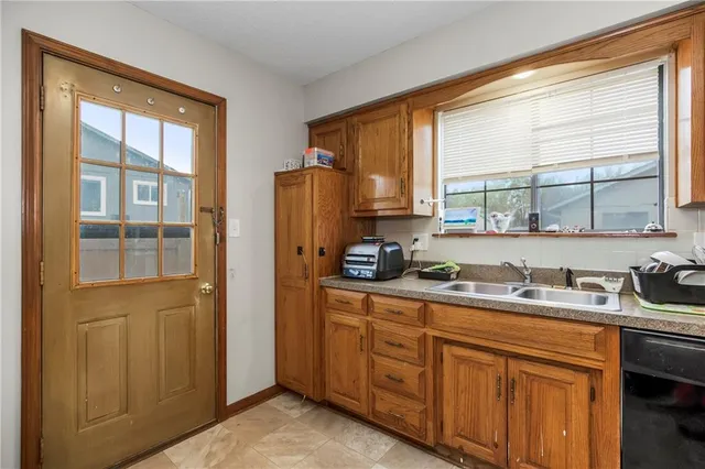 $325,000 | 209-211 Northwest Monroe Street, Lee's Summit, MO 64063