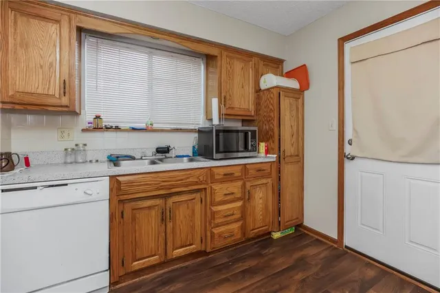 $325,000 | 209-211 Northwest Monroe Street, Lee's Summit, MO 64063