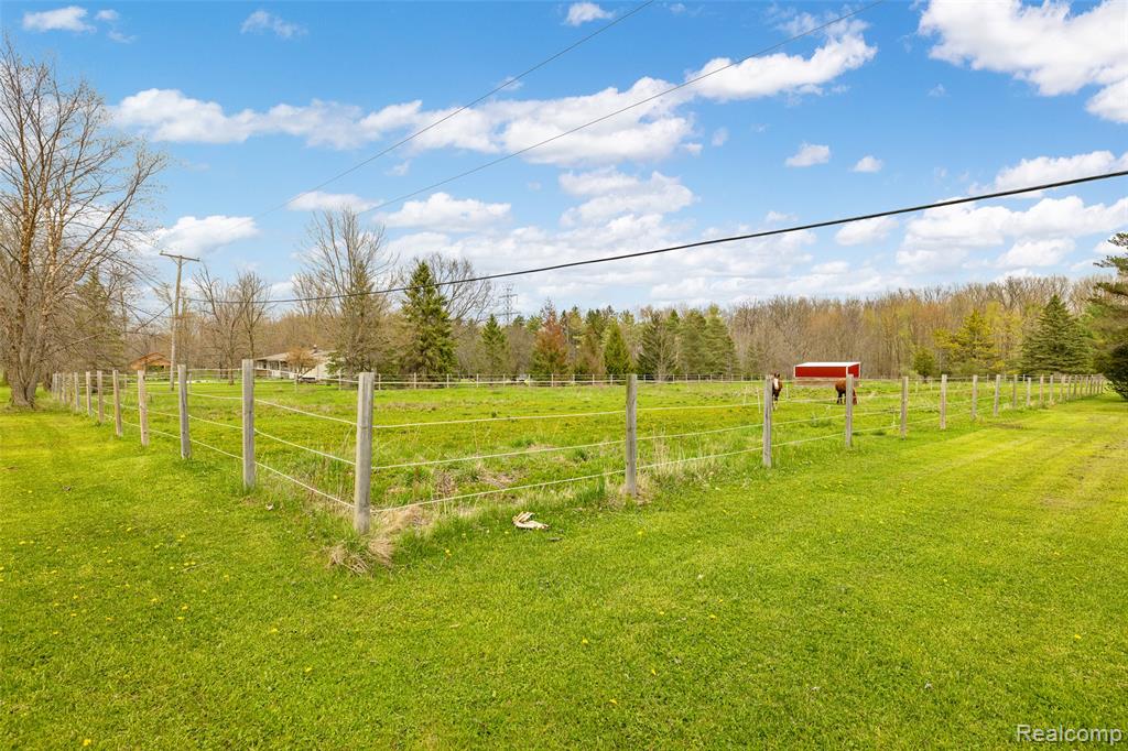 4425 Bethuy Road Casco, MI 48064 - Photo 5 of 77