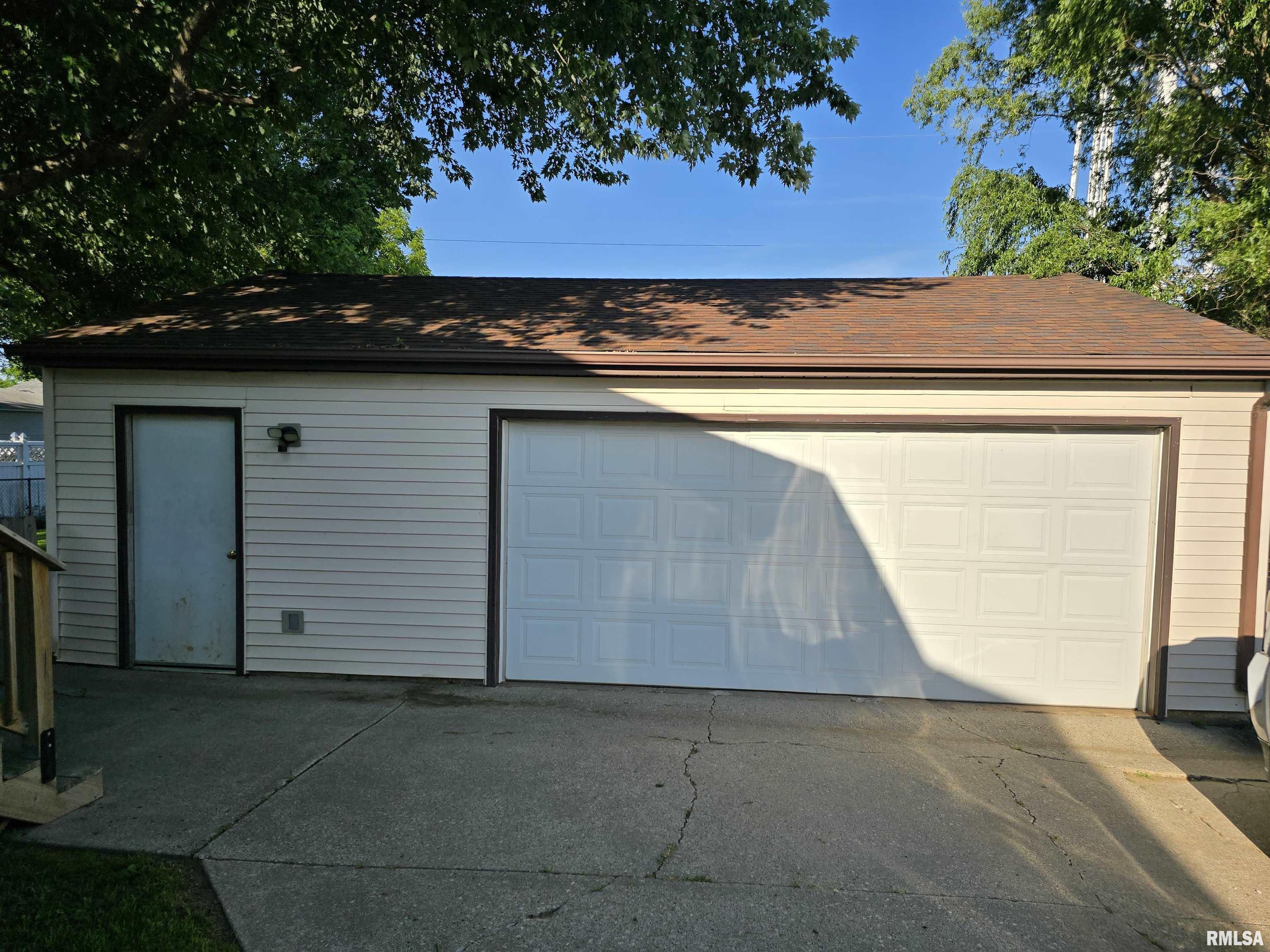 832 9th Street Colona, IL 61241 - Photo 4 of 35 Gallery Image 4