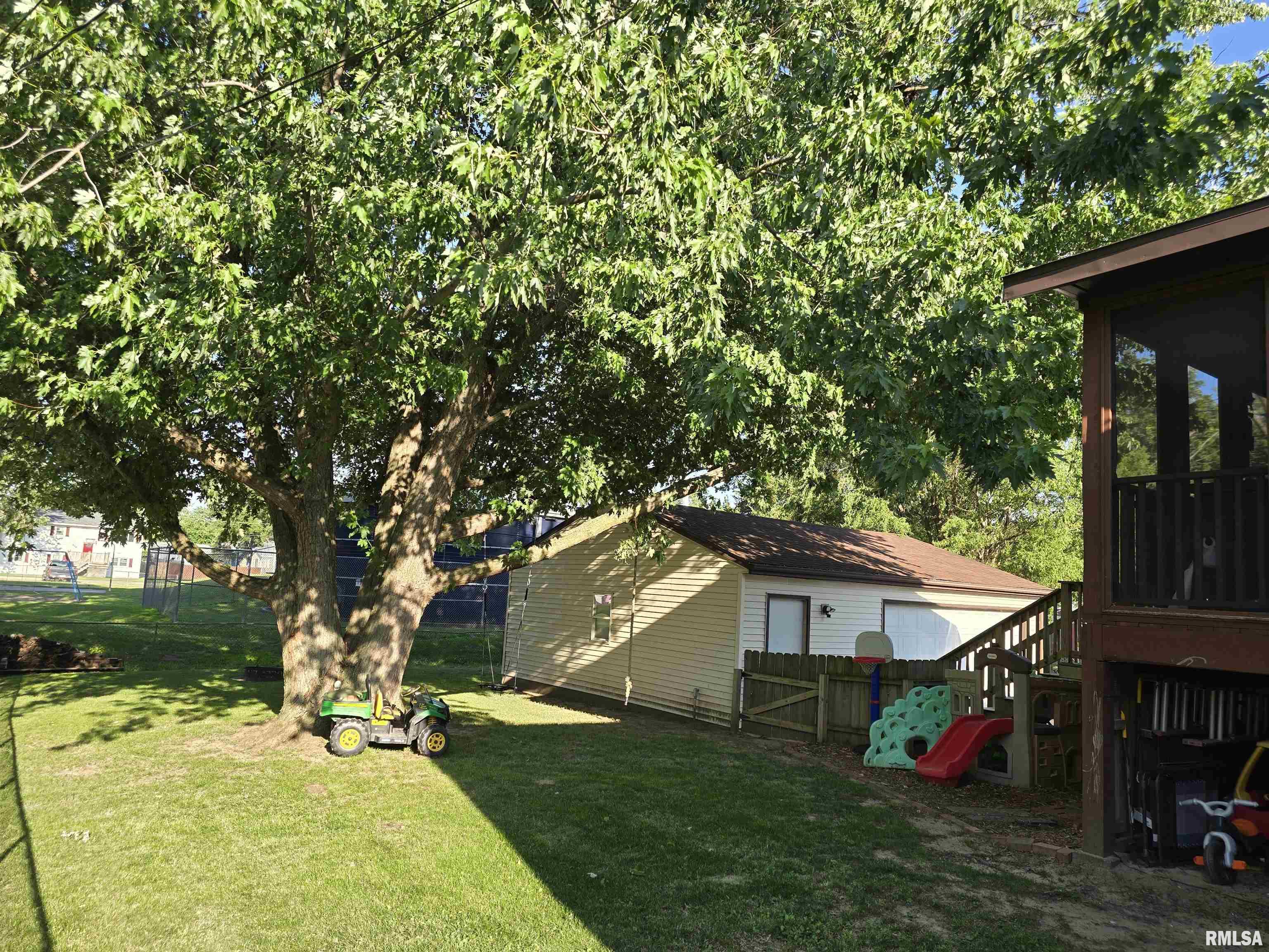 832 9th Street Colona, IL 61241 - Photo 5 of 35 Gallery Image 5