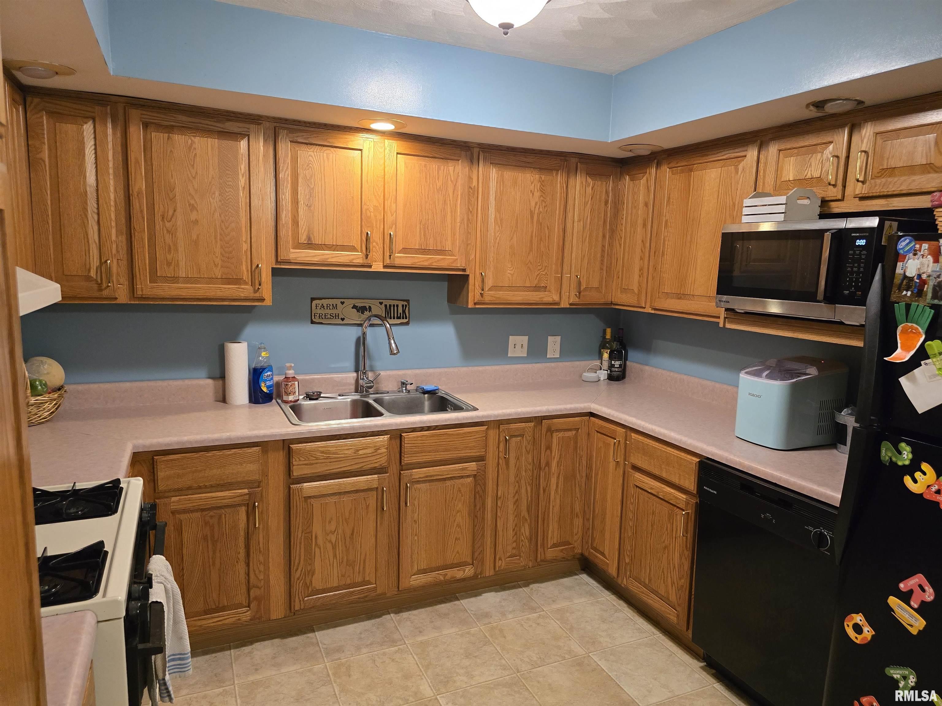 832 9th Street Colona, IL 61241 - Photo 10 of 35 Gallery Image 10