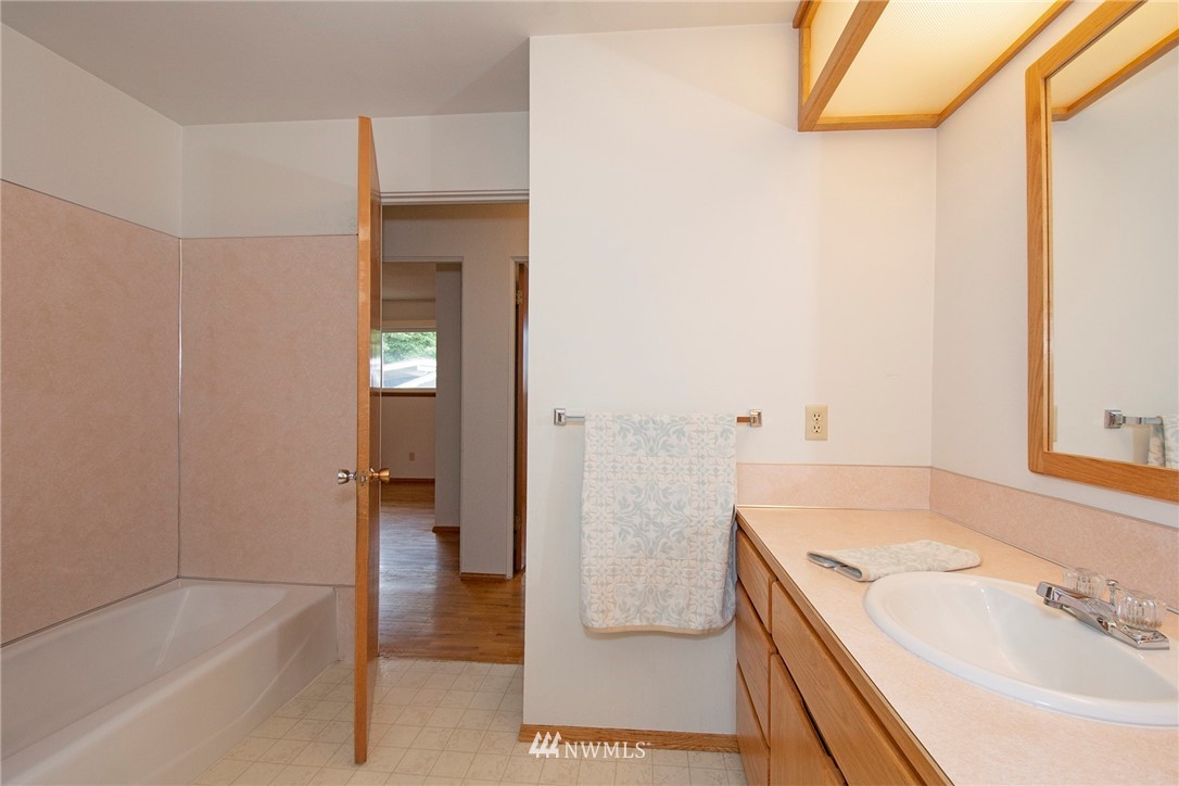 4019 Robin Road West University Place, WA 98466 - Photo 14 of 23