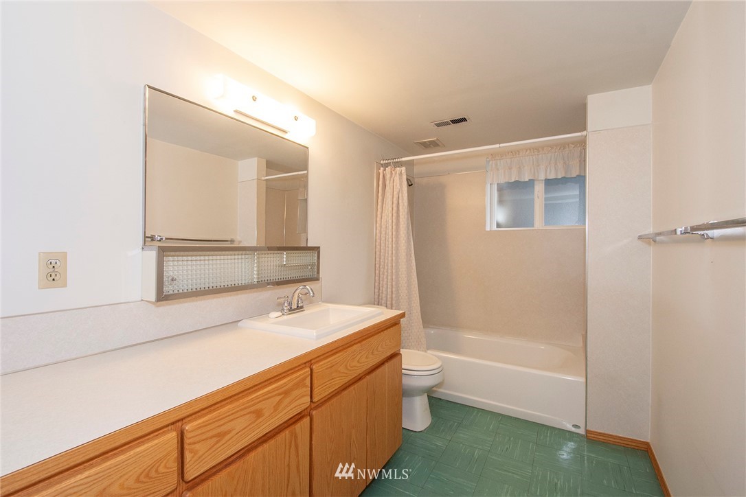 4019 Robin Road West University Place, WA 98466 - Photo 18 of 23