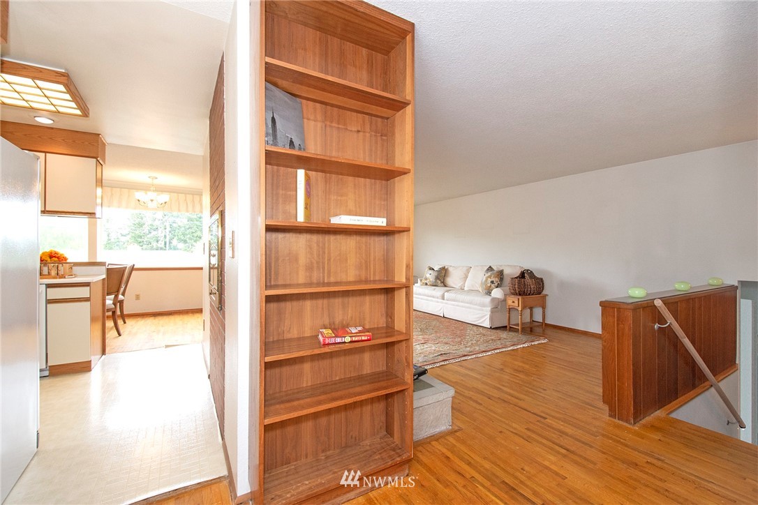 4019 Robin Road West University Place, WA 98466 - Photo 4 of 23