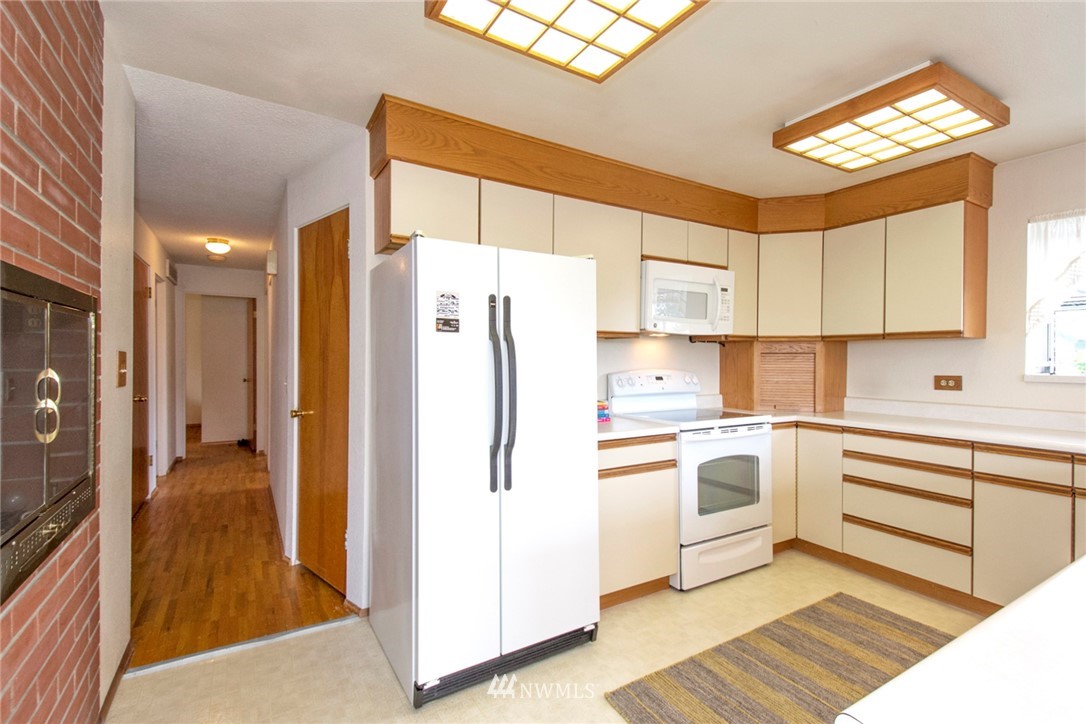 4019 Robin Road West University Place, WA 98466 - Photo 7 of 23