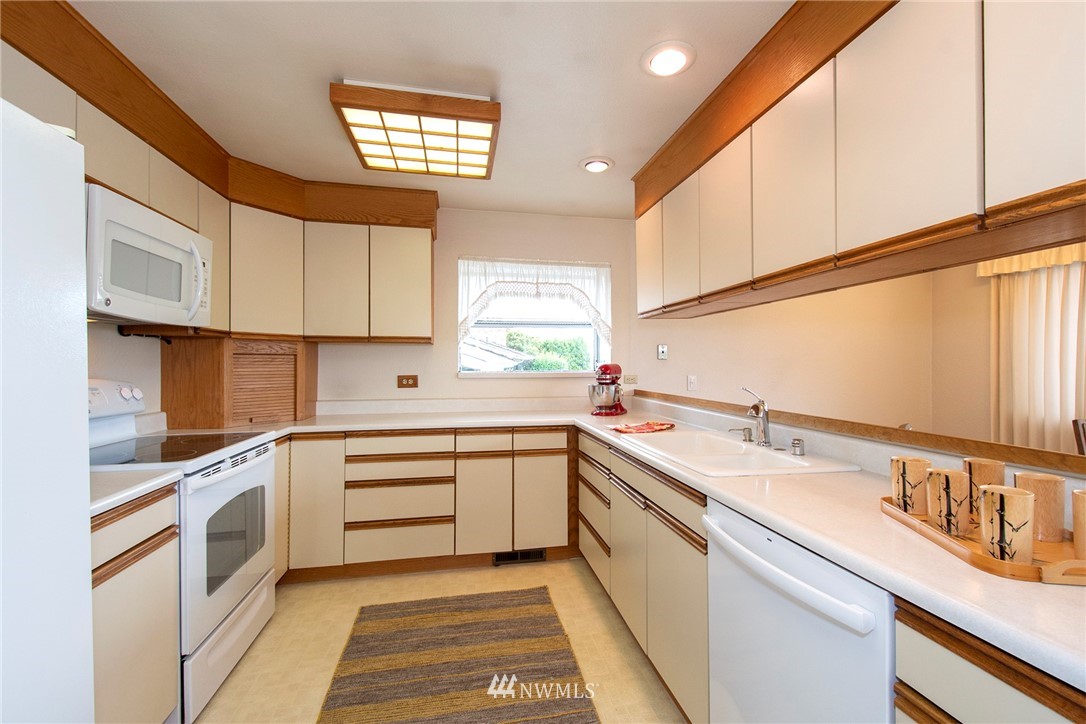 4019 Robin Road West University Place, WA 98466 - Photo 8 of 23