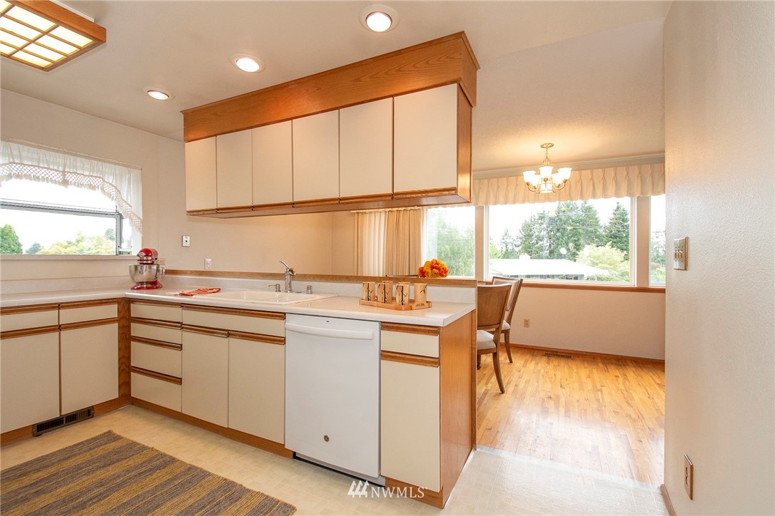 4019 Robin Road West University Place, WA 98466 - Photo 9 of 23