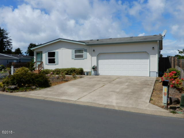 3895 Summit Ridge Circle Depoe Bay, OR 97341 - Photo 2 of 18 Exterior/Garage