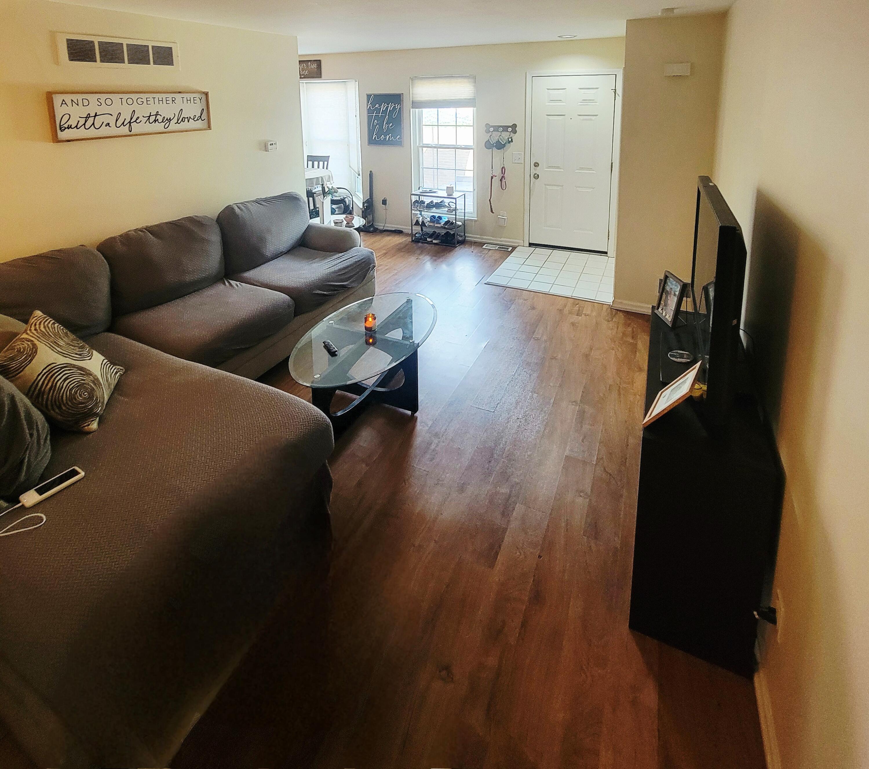 22363 Peach Tree Novi, MI 48375 - Photo 4 of 27 LIVINGROOM