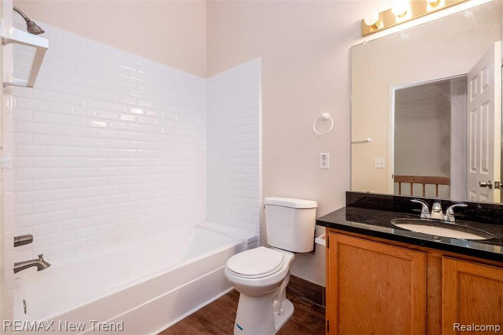 22363 Peach Tree Novi, MI 48375 - Photo 8 of 27 bath