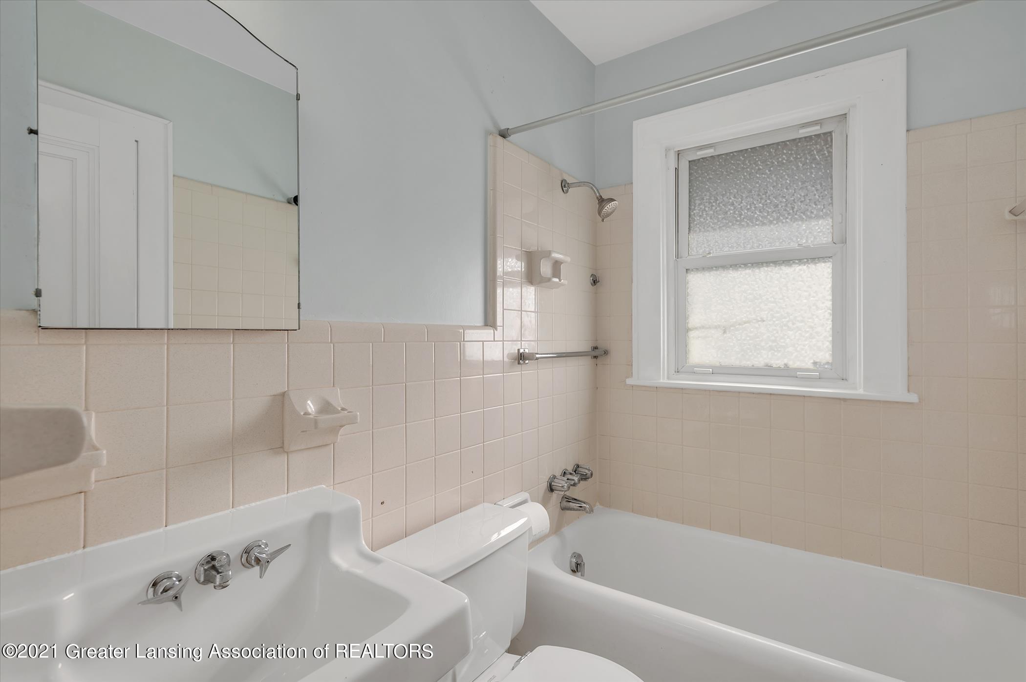 1112 Robins Road Lansing, MI 48917 - Photo 17 of 23 1112-Robins-Rd-WindowStill-Real-Estate-P