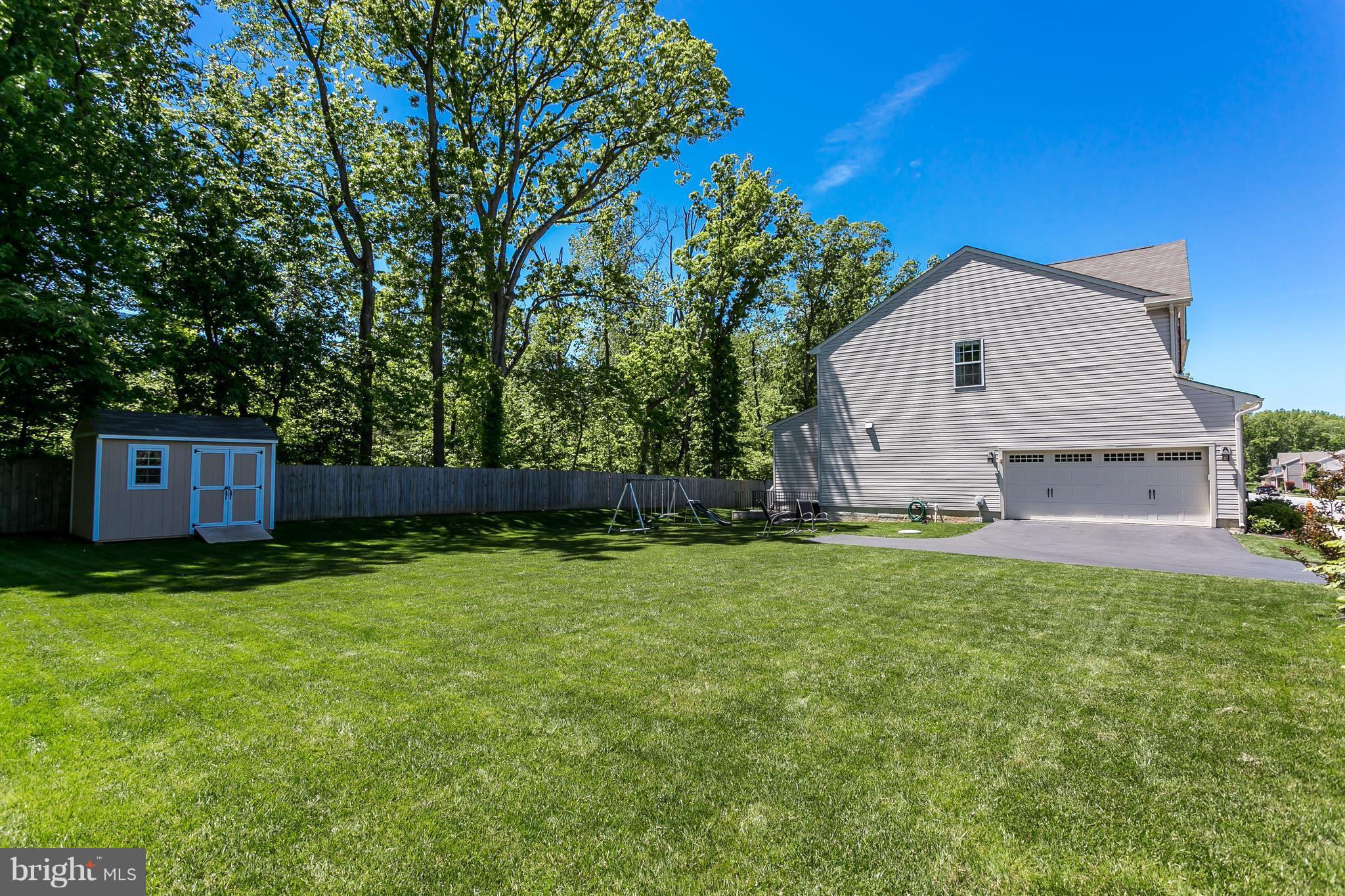 11309 Holter Road White Marsh, MD 21162 - Photo 27 of 29 Large side yard