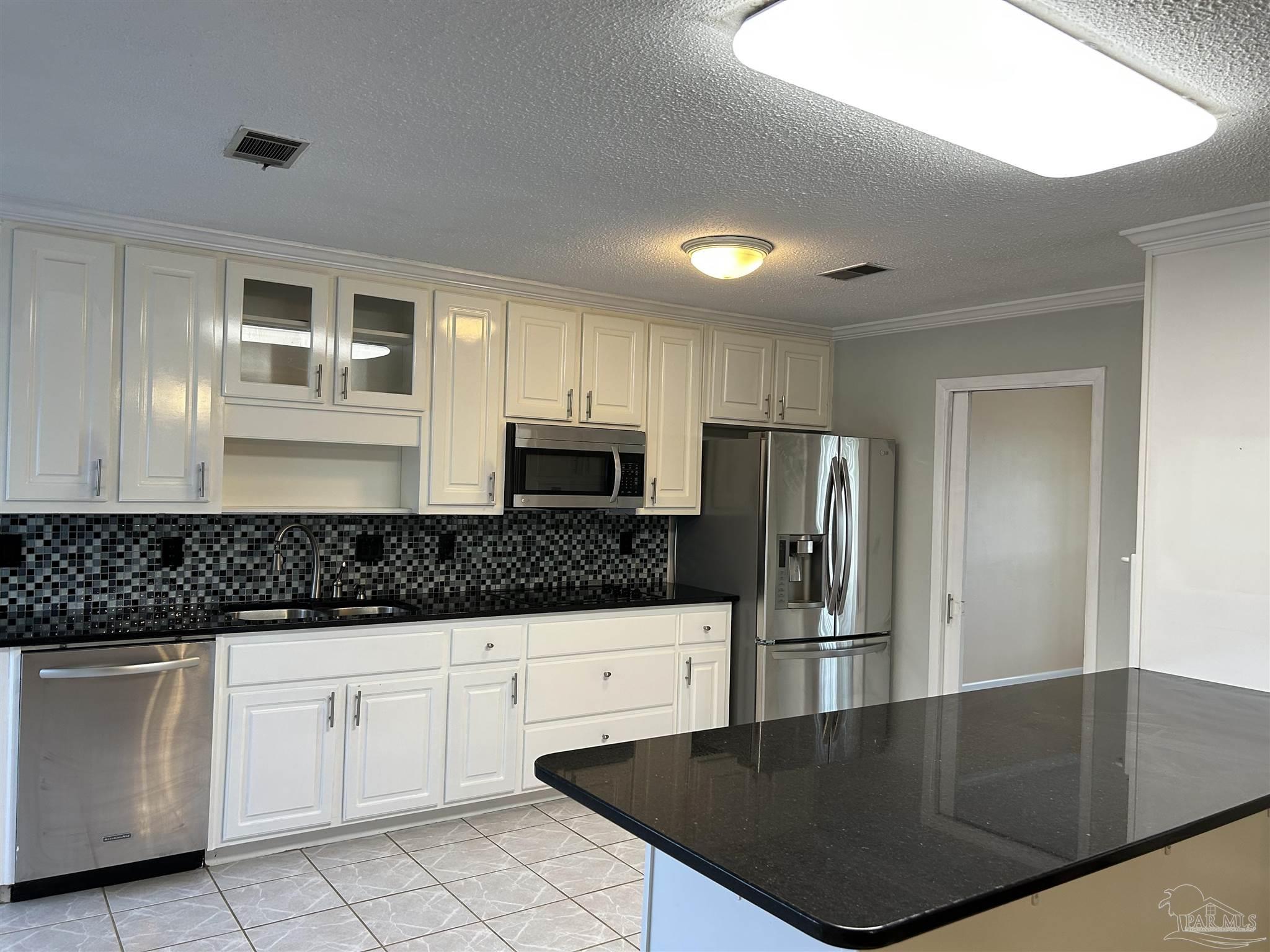 2374 Harvest Road Jay, FL 32565 - Photo 8 of 25 BREAKFAST BAR