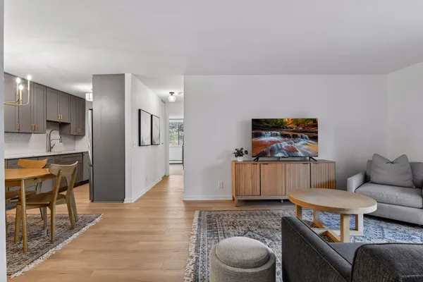 $322,000 | 215 Barry Avenue South, Unit 202, Wayzata, MN 55391